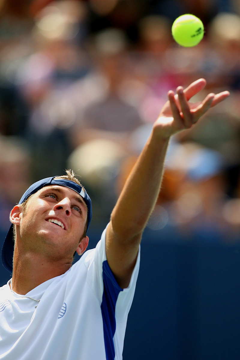 大比分获胜首场状态出色，TL观众沸腾！，纳达尔重返赛场赢得满堂喝彩(2022法网纳达尔vs德约科维奇)