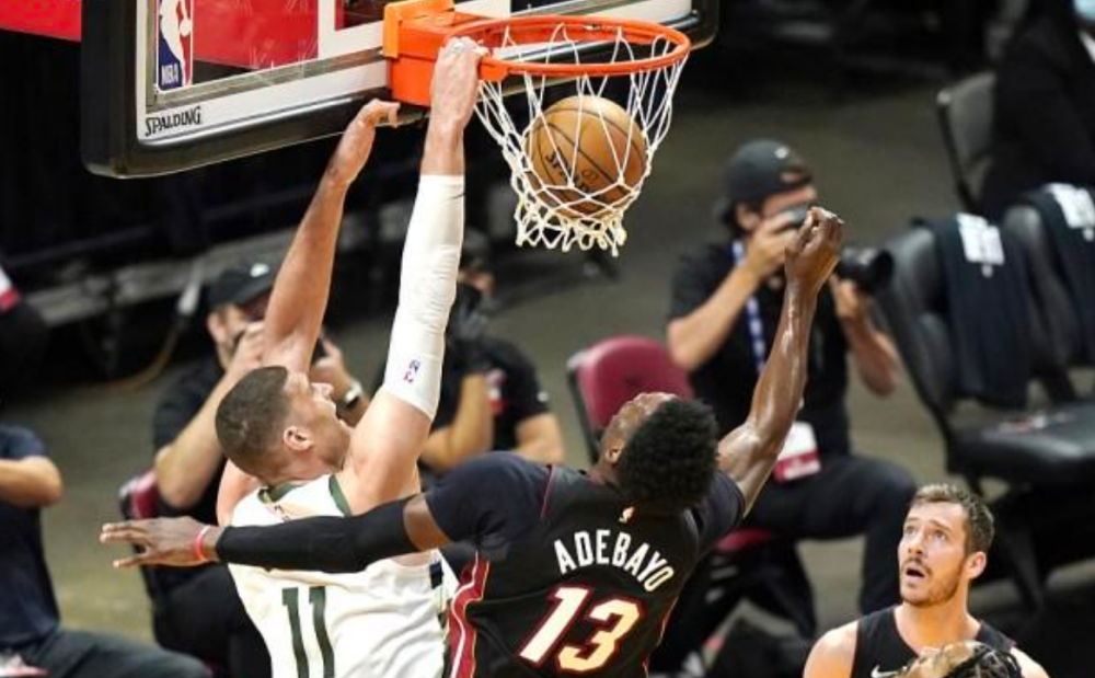 关于Scout在雄鹿比赛中挺进下一轮，败北引发热议！的信息